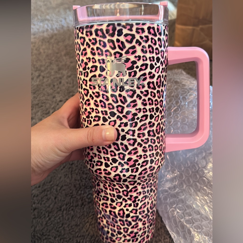 Pink leopard 40 ounce cup
